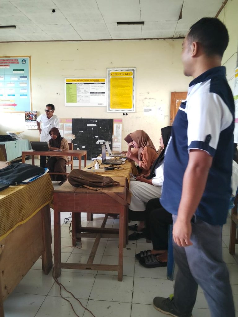 Simulasi TKA SMPN Pulau Longos siswa kelas 9 sedang ujian