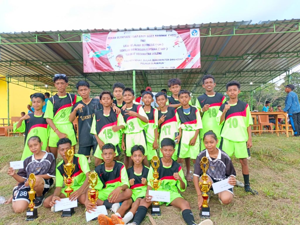 sepak bola Kecamatan Boleng